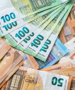 Fake 100 euro notes